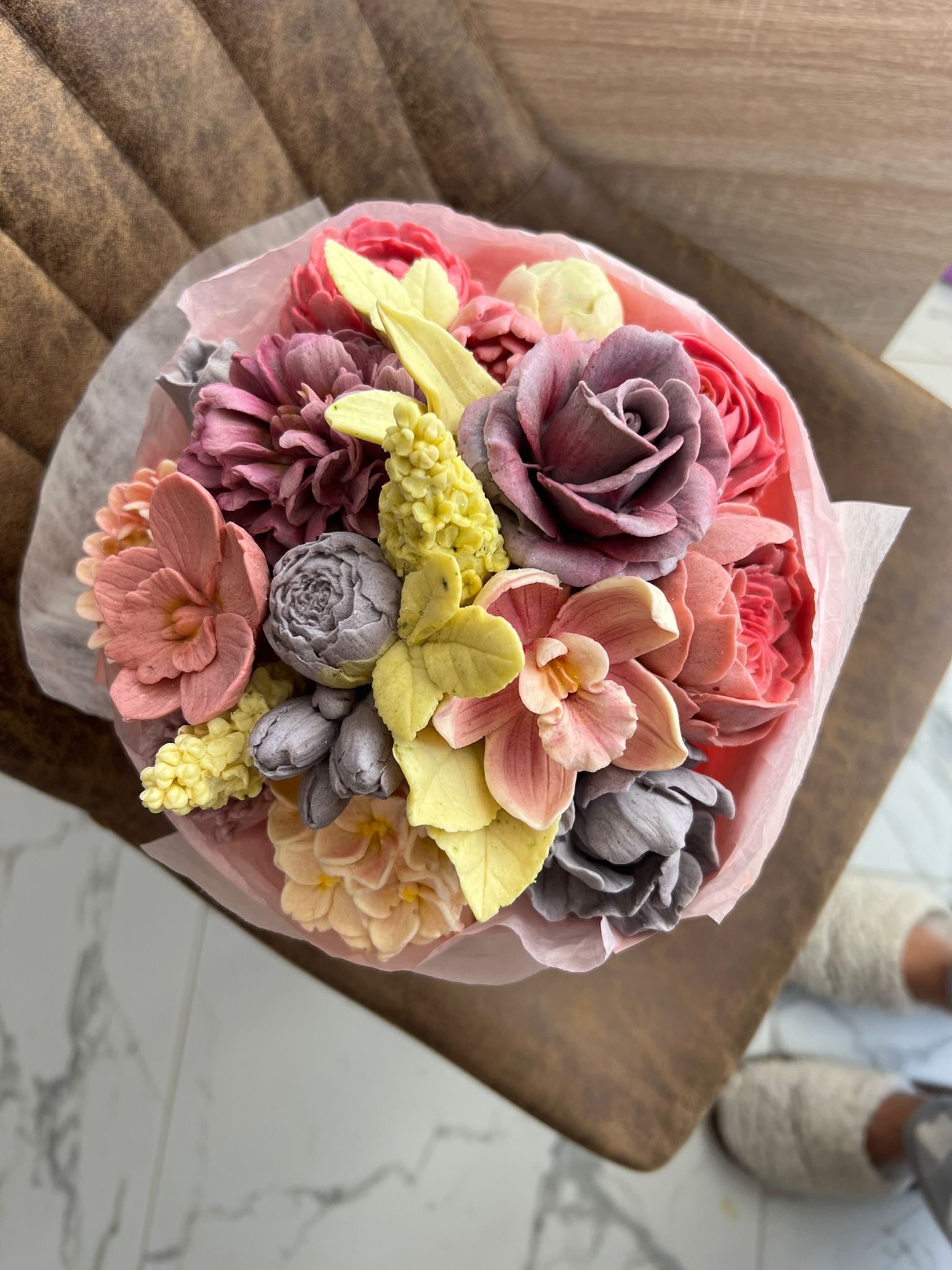 Velvet Storm buchet mic